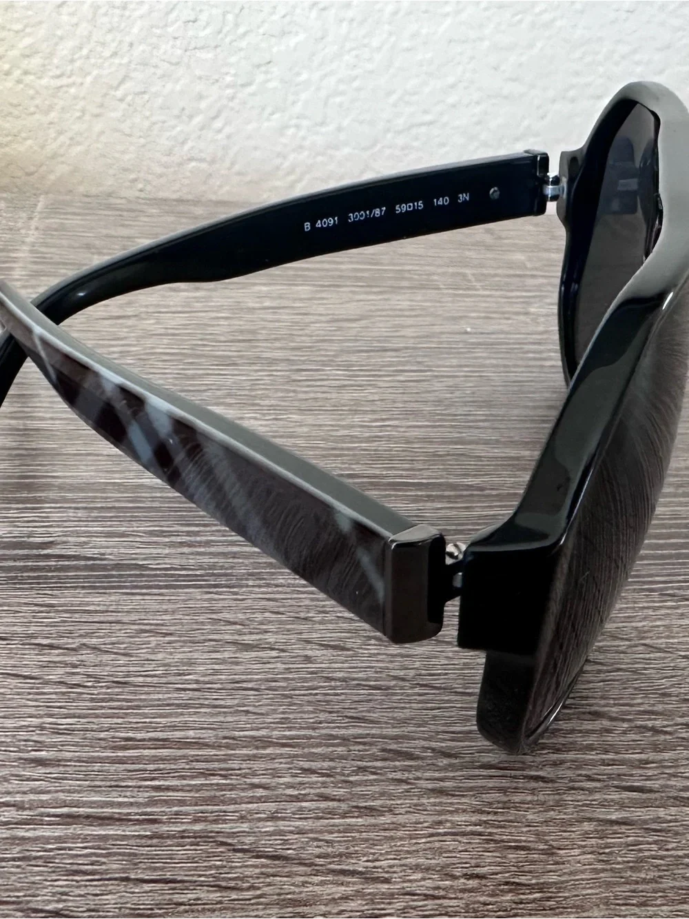 NWT Burberry B 4091 3001/87 Authentic Black Sunglasses with Plaid Case & Papers
